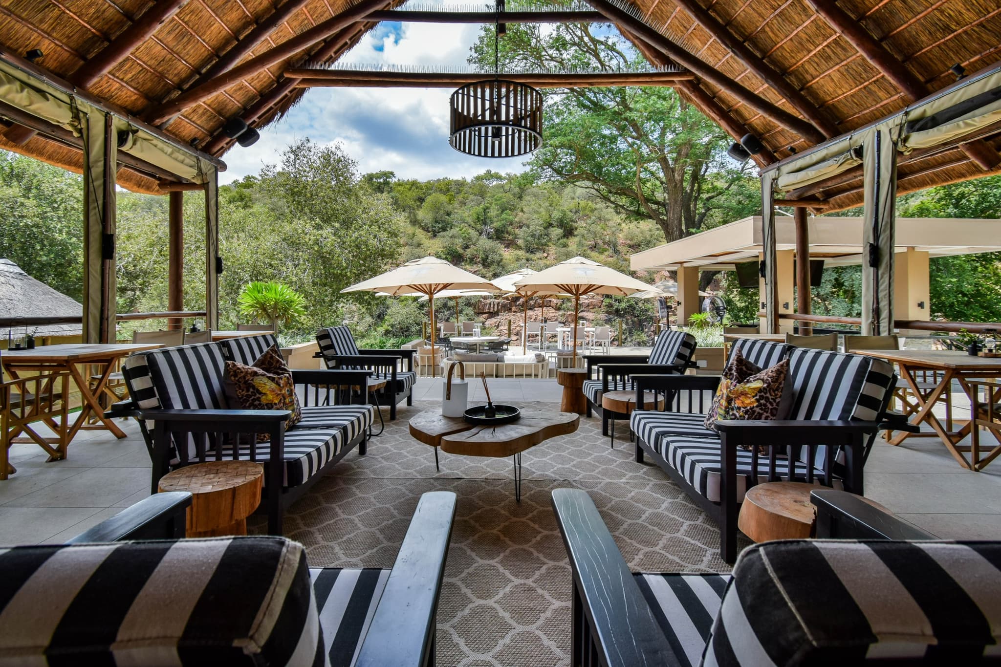 Dining at Mologa River Lodge - Image 3